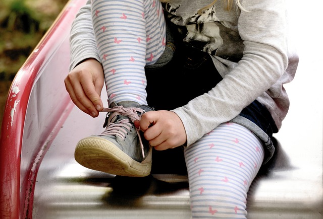 Jak wybrać buty dla dzieci: Komfort, styl i trwałość